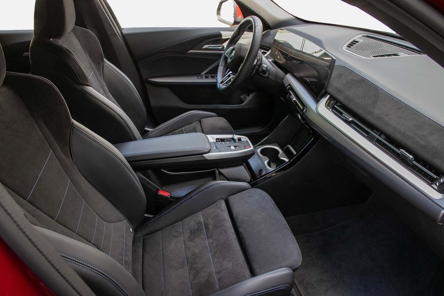 BMW X2 sDrive20i M Sportpaket Navi adLED RfKam Klima foto 4