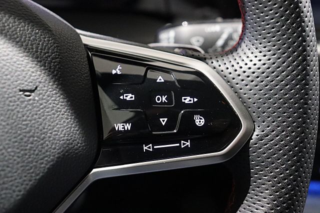 Golf GTI 2.0 TSI DSG ACC NAVI KAMERA SHZ SPORTFW