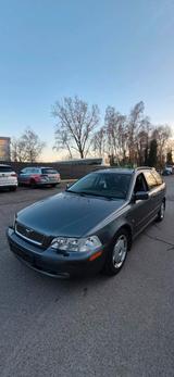 Volvo VOLVO V40 2,0 AUTOMATIK TÜV NEU KLIMA EL F... - gebrauchte Volvo V40 aus dem Jahr 2003