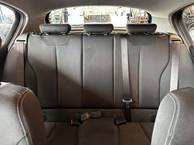 BMW 118 1 *Limousine*PDC*Klimaautomatik*Keyless*