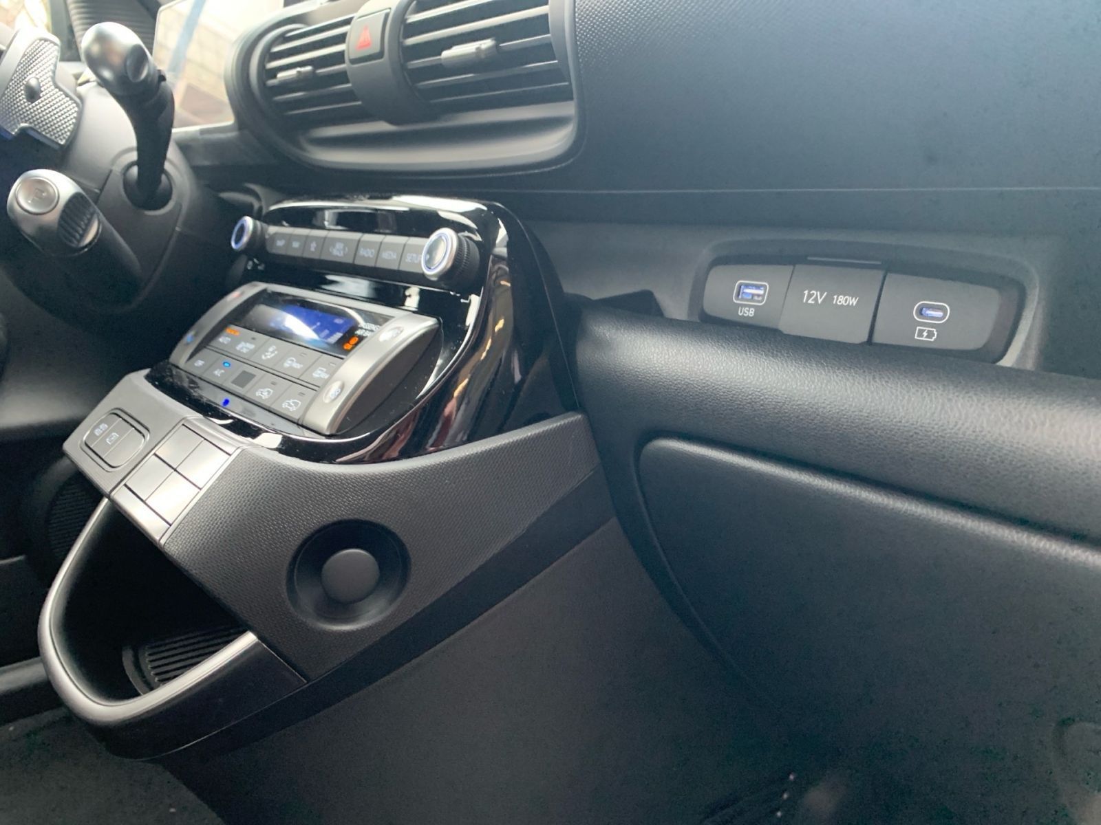 Fahrzeugabbildung Hyundai INSTER EV 49 kWh Select Effizienz-Paket Navi