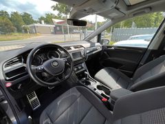 Fahrzeugabbildung Volkswagen Touran 1.4 TSI Sound*Panorama*ACC*AppleCarPlay*