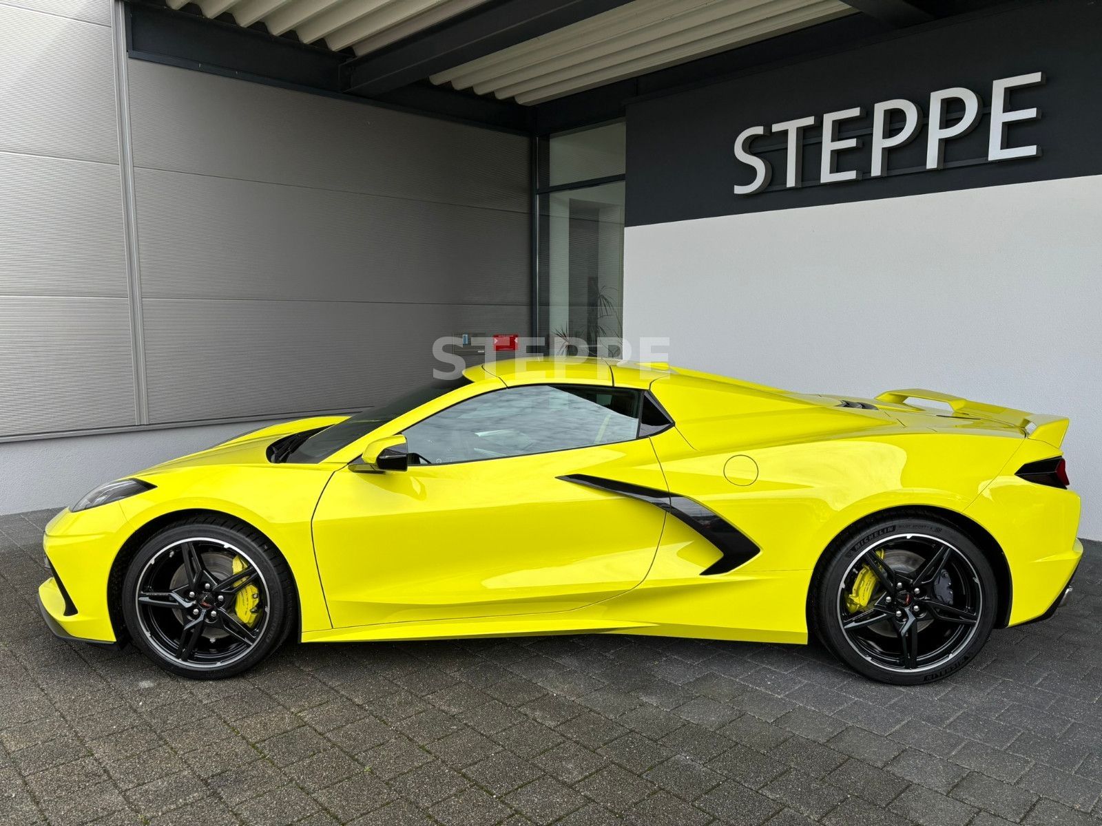 Corvette C8 Stingray Convertible 3LT Europamodell STEPPE