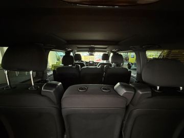Mercedes V 220 - 6