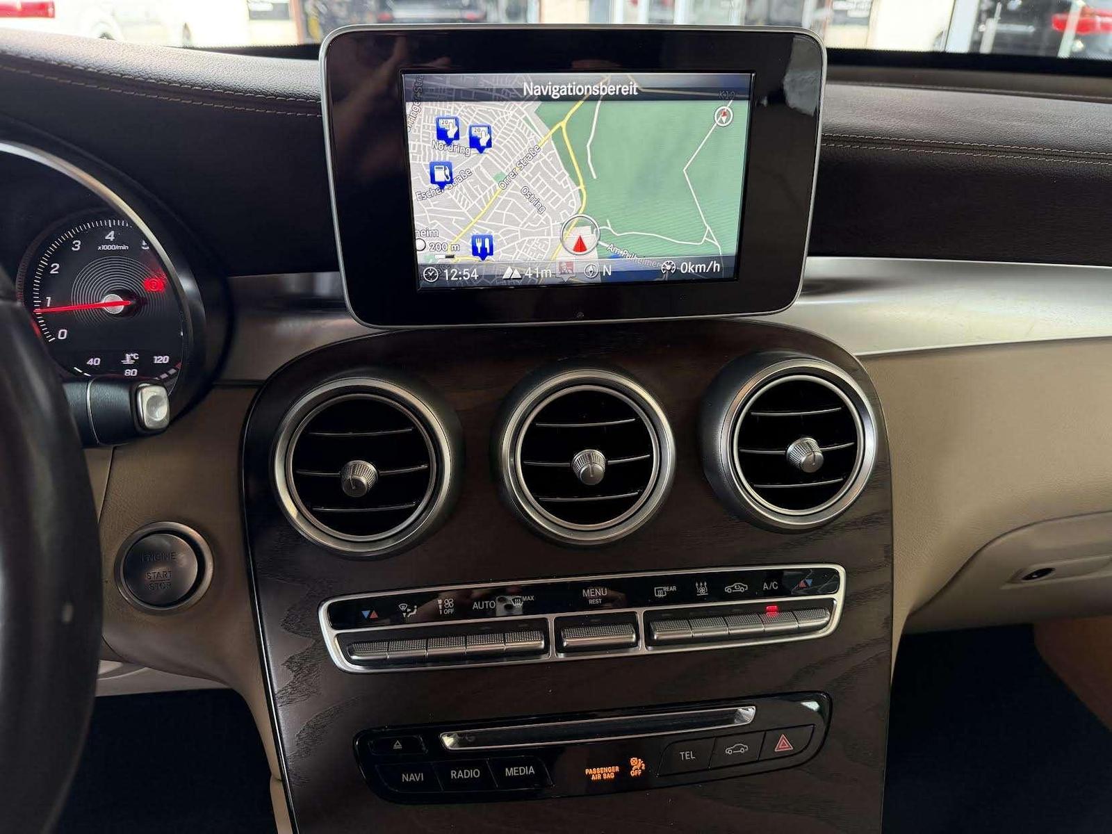 Mercedes-Benz GLC 300 GLC 300 COUPE AMG LINE 4Matic 360KAMERA 