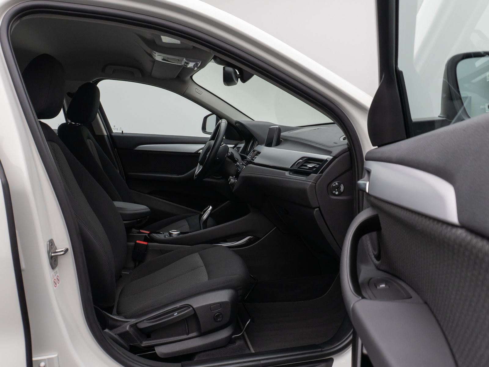 Fahrzeugabbildung BMW X2 sD18i Kamera DAB Geschwindig LED Navi ParkAss