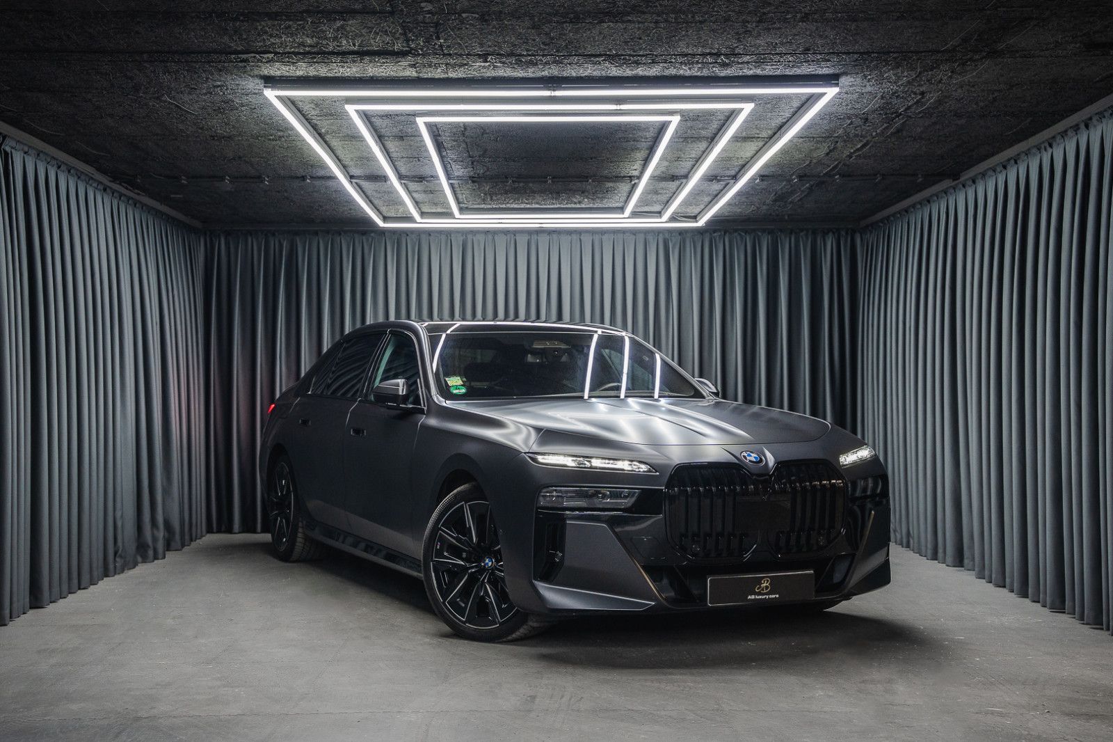 Fahrzeugabbildung BMW 740 d xDrive *M Sport Pro*Iconic Glow*Theater TV