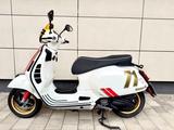 Vespa 300 GTS Racing Sixties - VESPA SI
