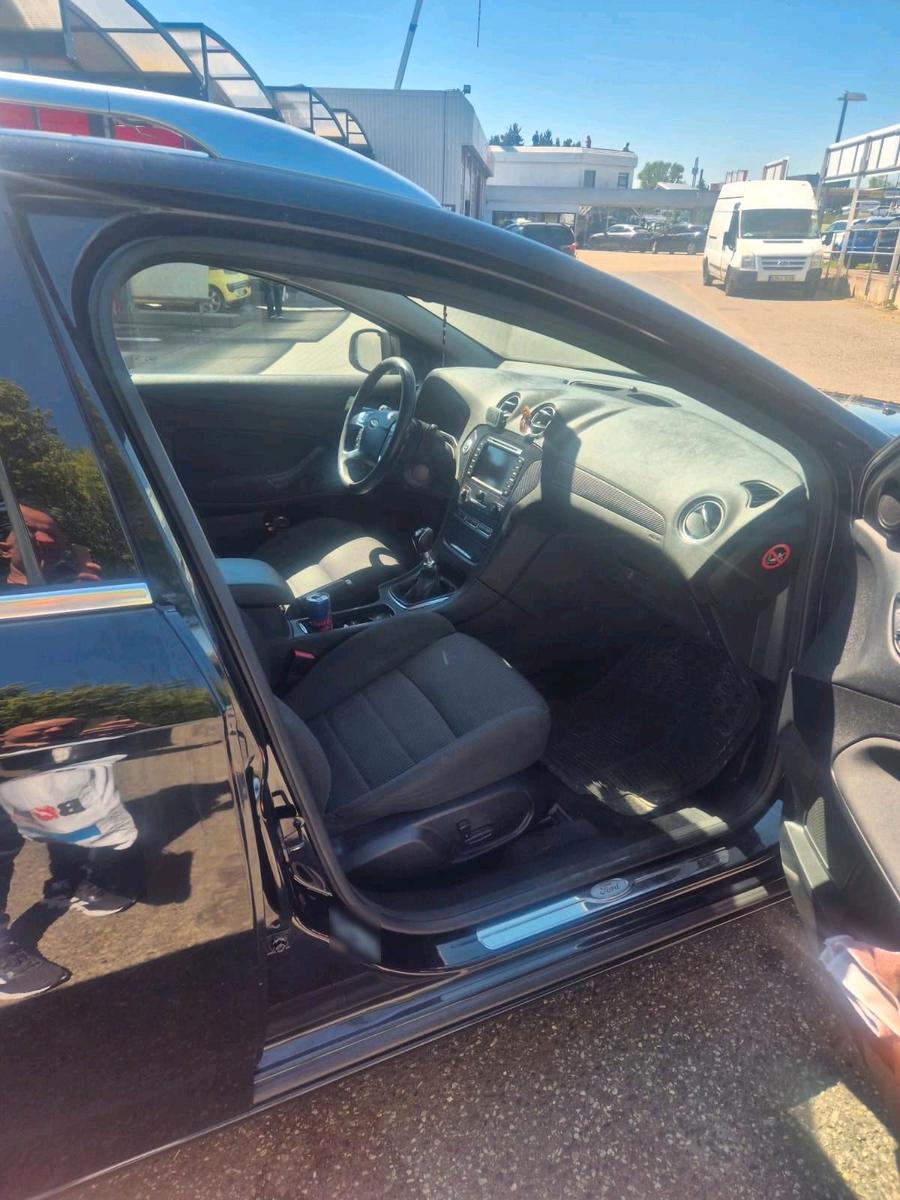 Ford Mondeo 2011 — photo 7