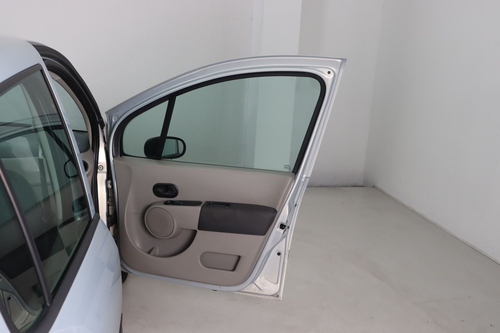 Fahrzeugabbildung Renault Modus 1.2 16V * HU/AU bis 09.26 * 8-fach *