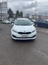 Kia ANDERE Ceed Sportswagon Dream Team - Kia aus 2015 mit Diesel-Antrieb: Navigationssystem, Kombi, Cee D