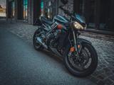 Triumph Street Triple 765 RS - TRIUMPH STREET TRIPLE 765 RS