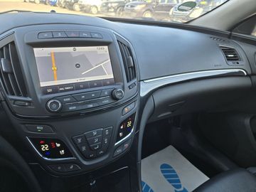 Opel Insignia - 11