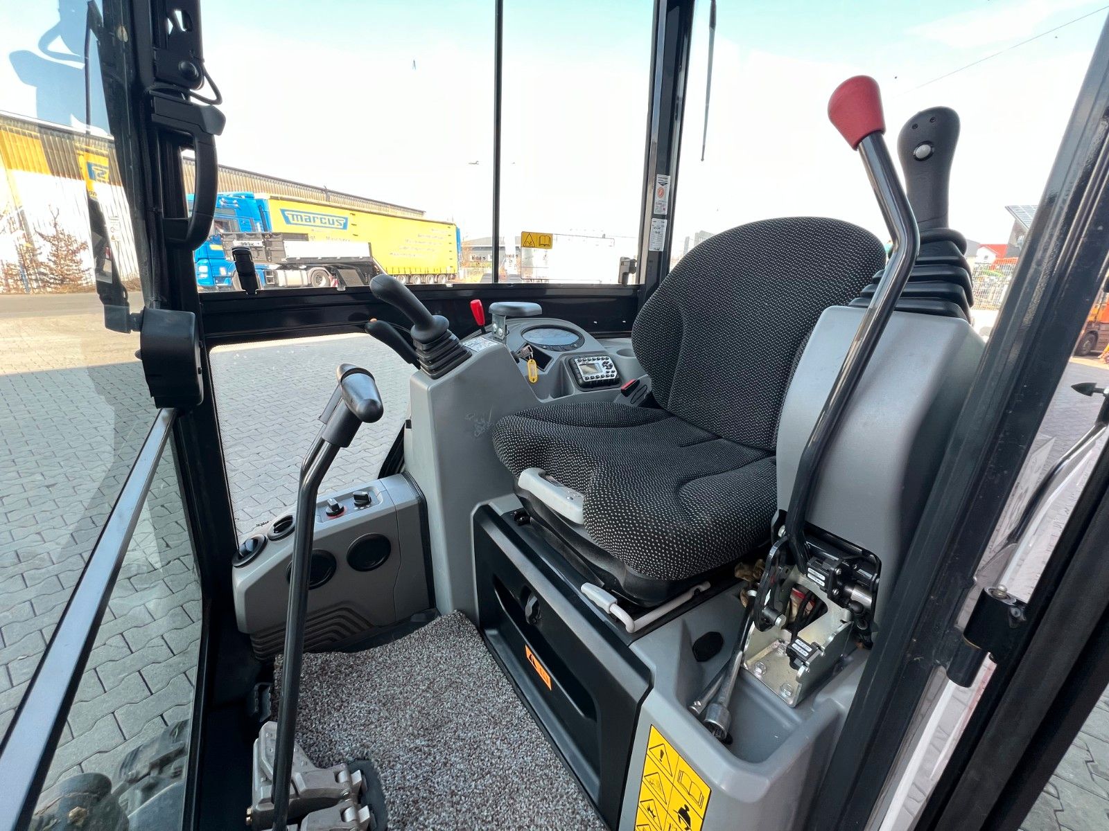 Fahrzeugabbildung Bobcat E17 / MS01 / nur 57h! / 2023 / Löffelpaket