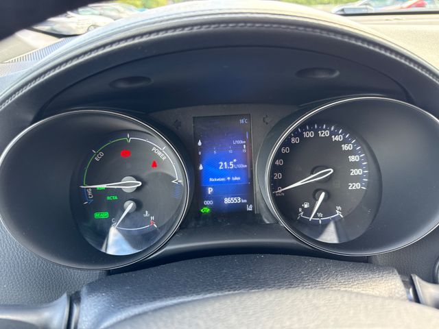 Toyota C-HR Hybrid Team D