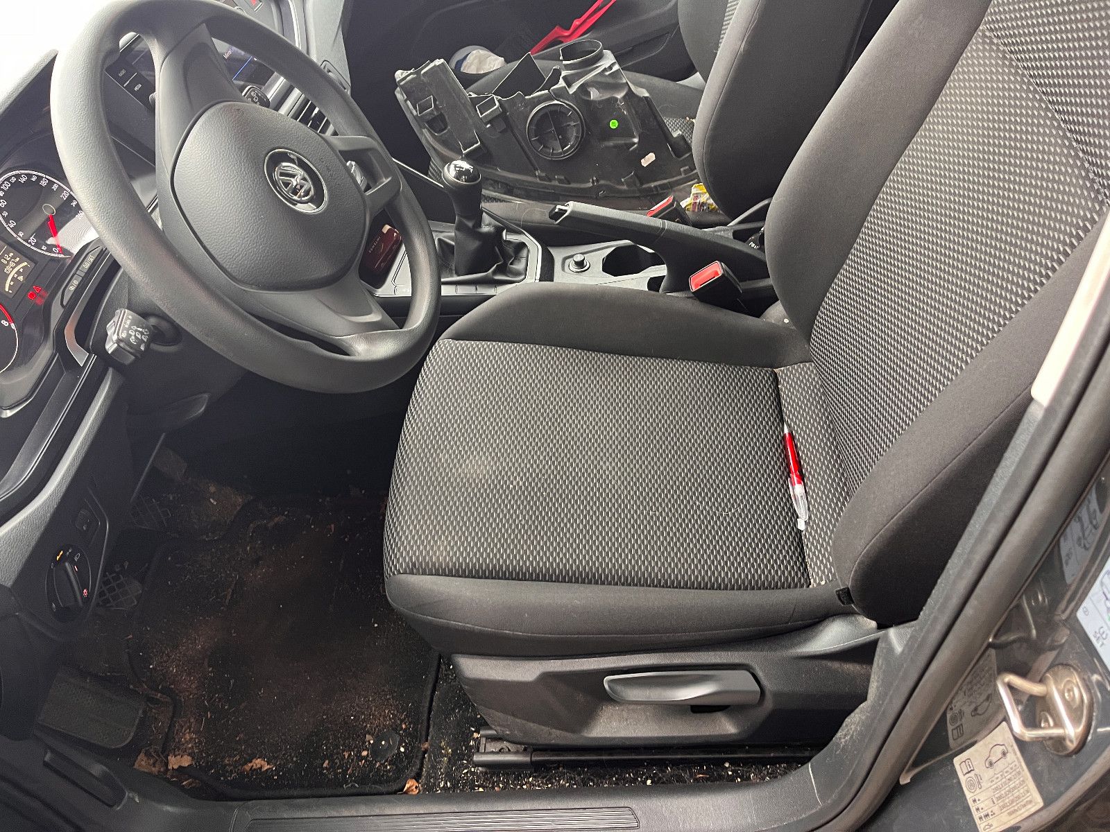Fahrzeugabbildung Volkswagen Polo VI Trendline Frontschaden