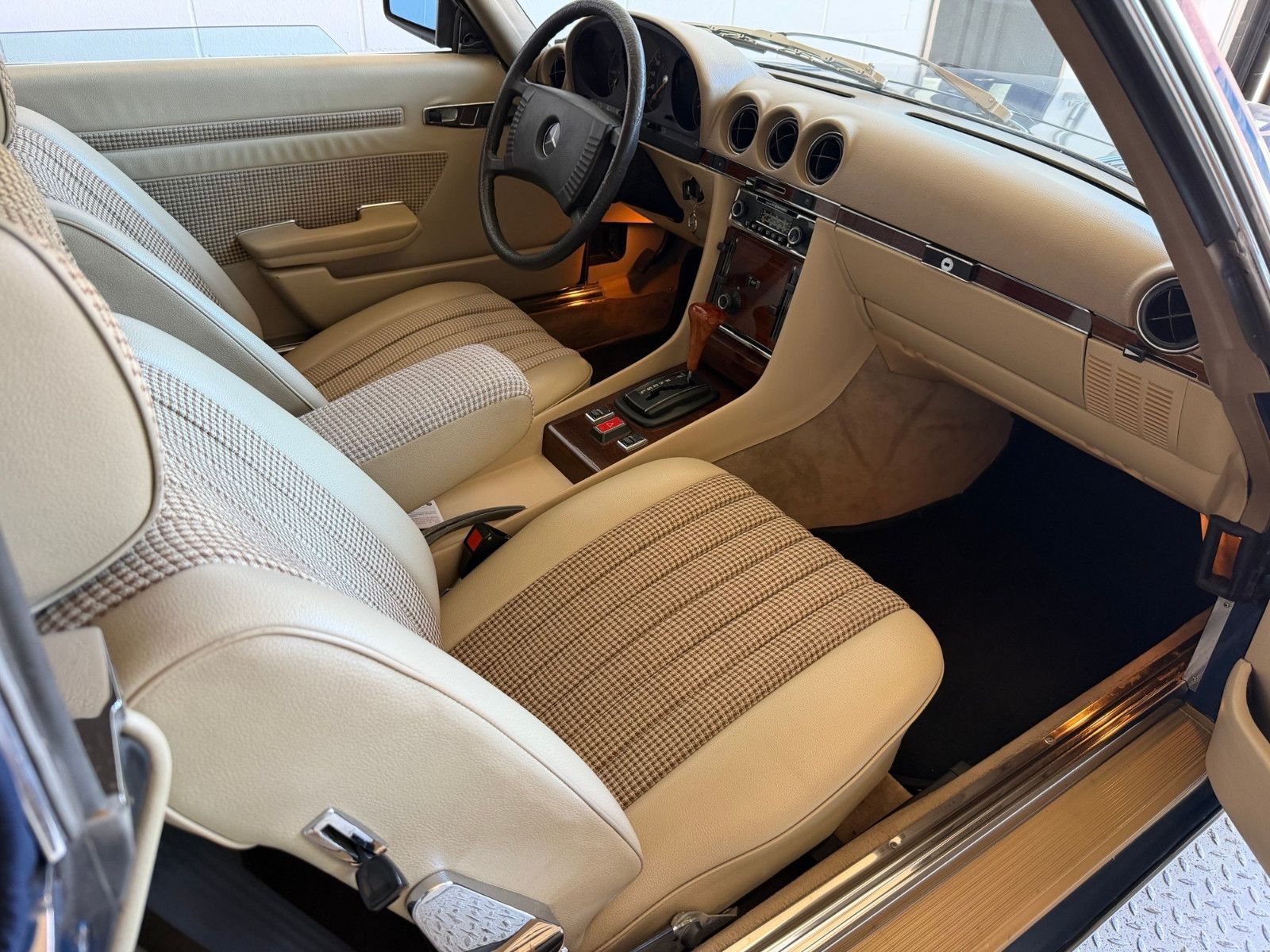 Fahrzeugabbildung Mercedes-Benz SL 280, Deutsches Fahrzeug, kompl. überarbeitet