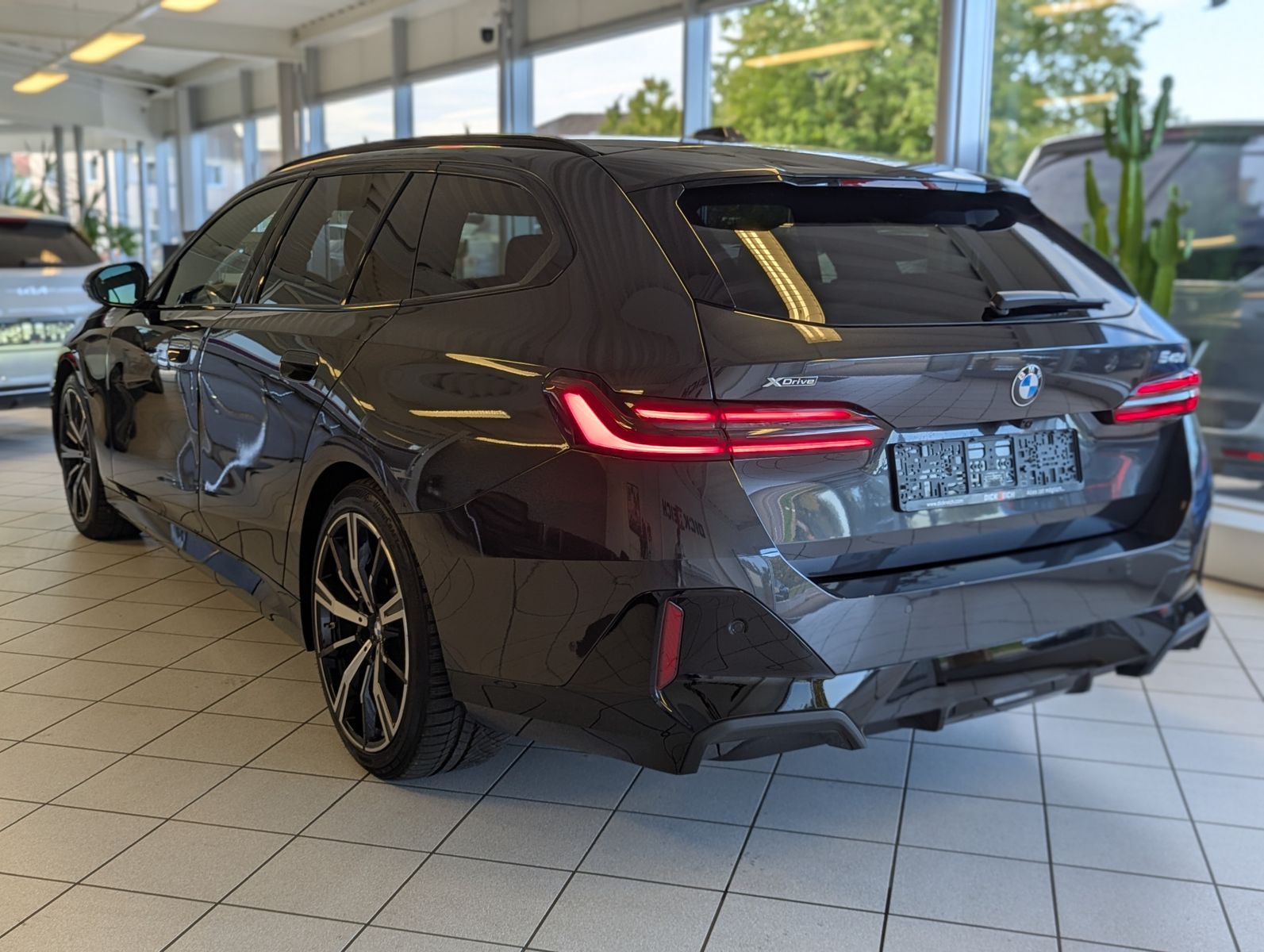 Fahrzeugabbildung BMW 540  d xD M-Sport PRO Pano Innov. Travel AHK 20"