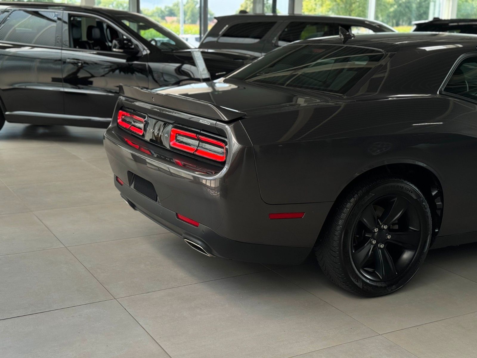 Fahrzeugabbildung Dodge Challenger SXT 3.6 V6 Navi Alpine CarPlay LPG