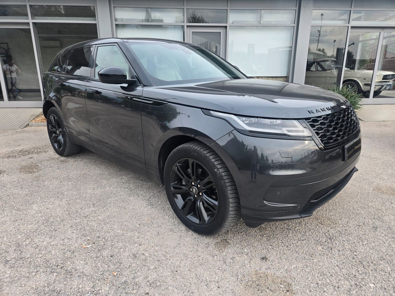 Land Rover Range Velar 2.0D I4 180 CV imagem 2