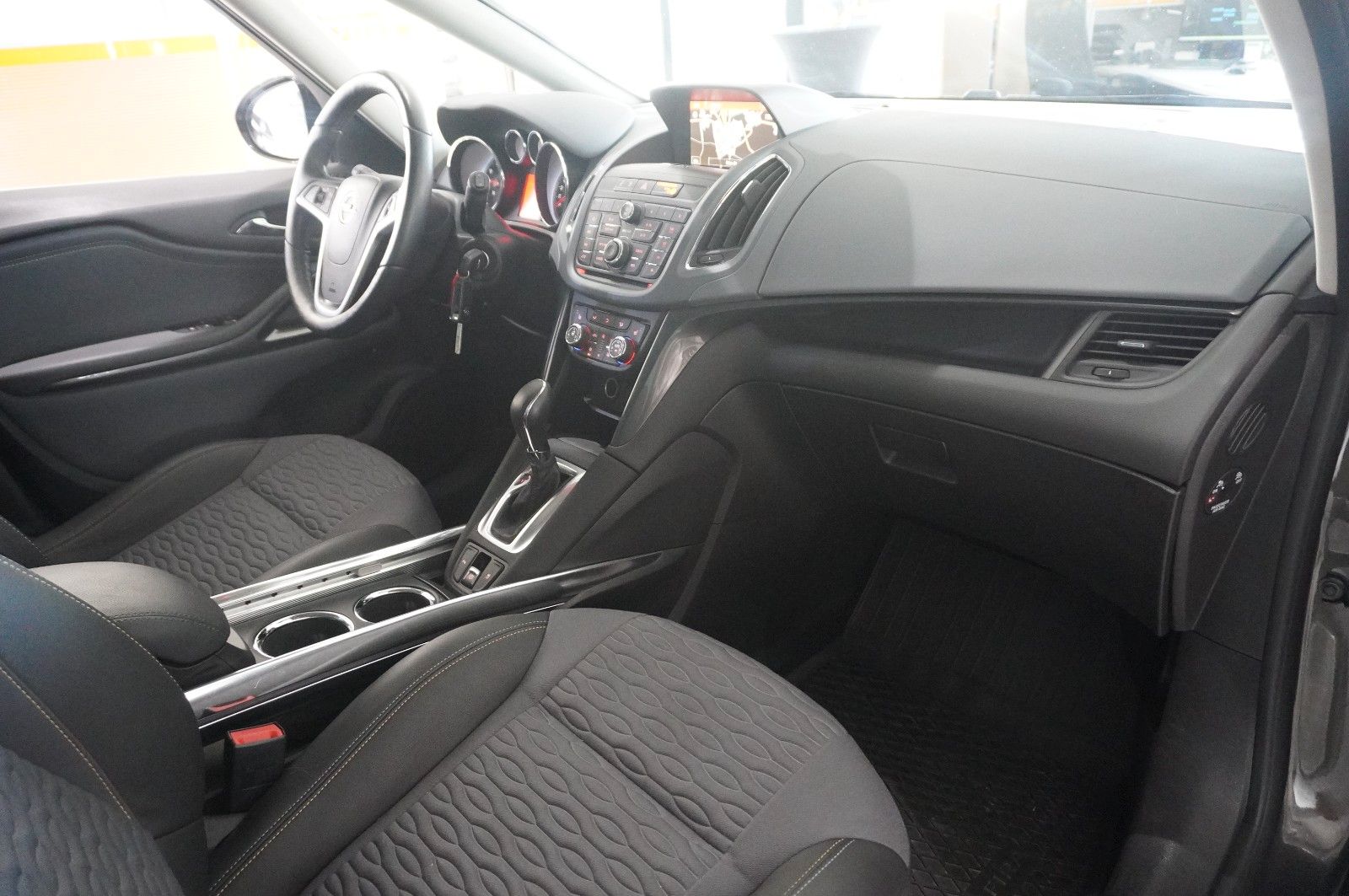 Fahrzeugabbildung Opel Zafira C Tourer 1.6T INNOV. 7-SITZ NAVI/SHZ/AHK