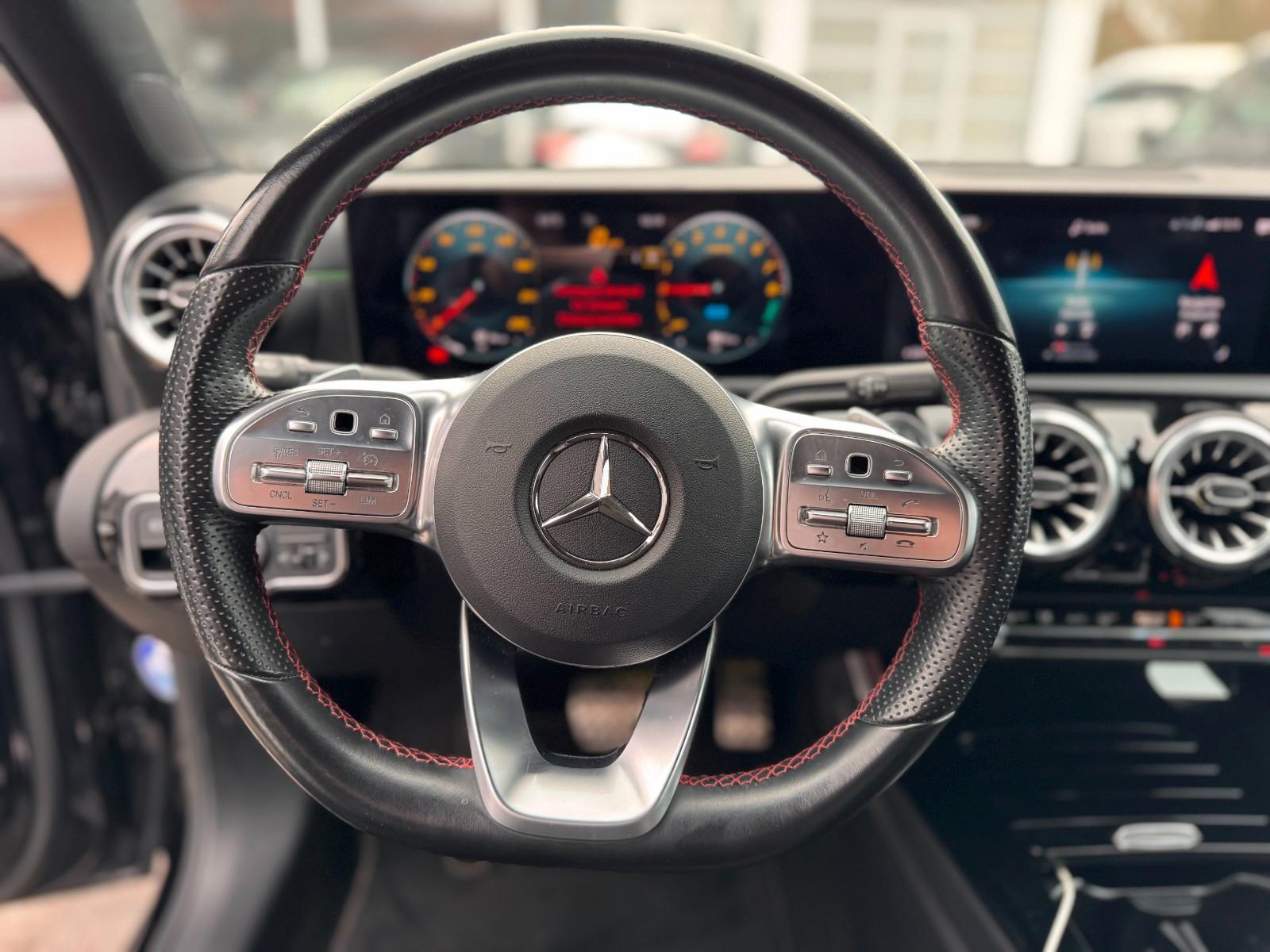 Mercedes-Benz A250e AMG /360°/MBUX/NIGHT/WIDE/CARPLAY