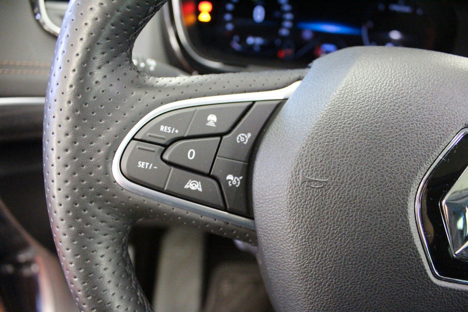 Fahrzeugabbildung Renault Espace Initiale Paris dCi 190 EDC *Volle Ausst.*