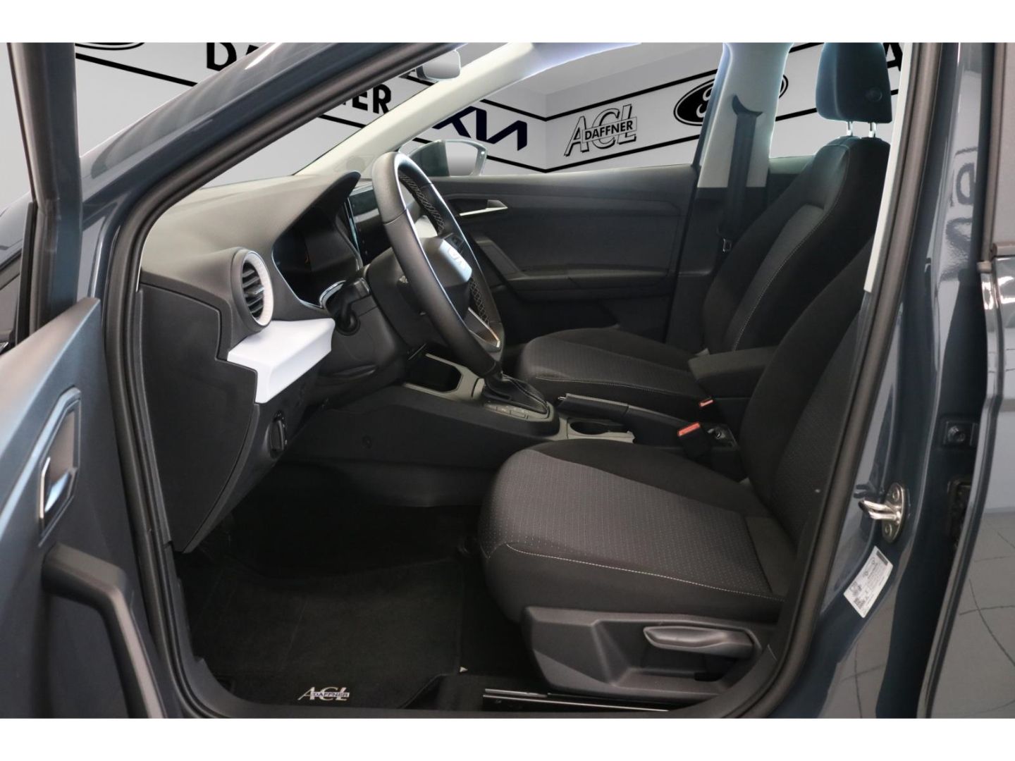 Fahrzeugabbildung SEAT Ibiza Style Automatik Kamera Navi SHZ PDC Alu LE