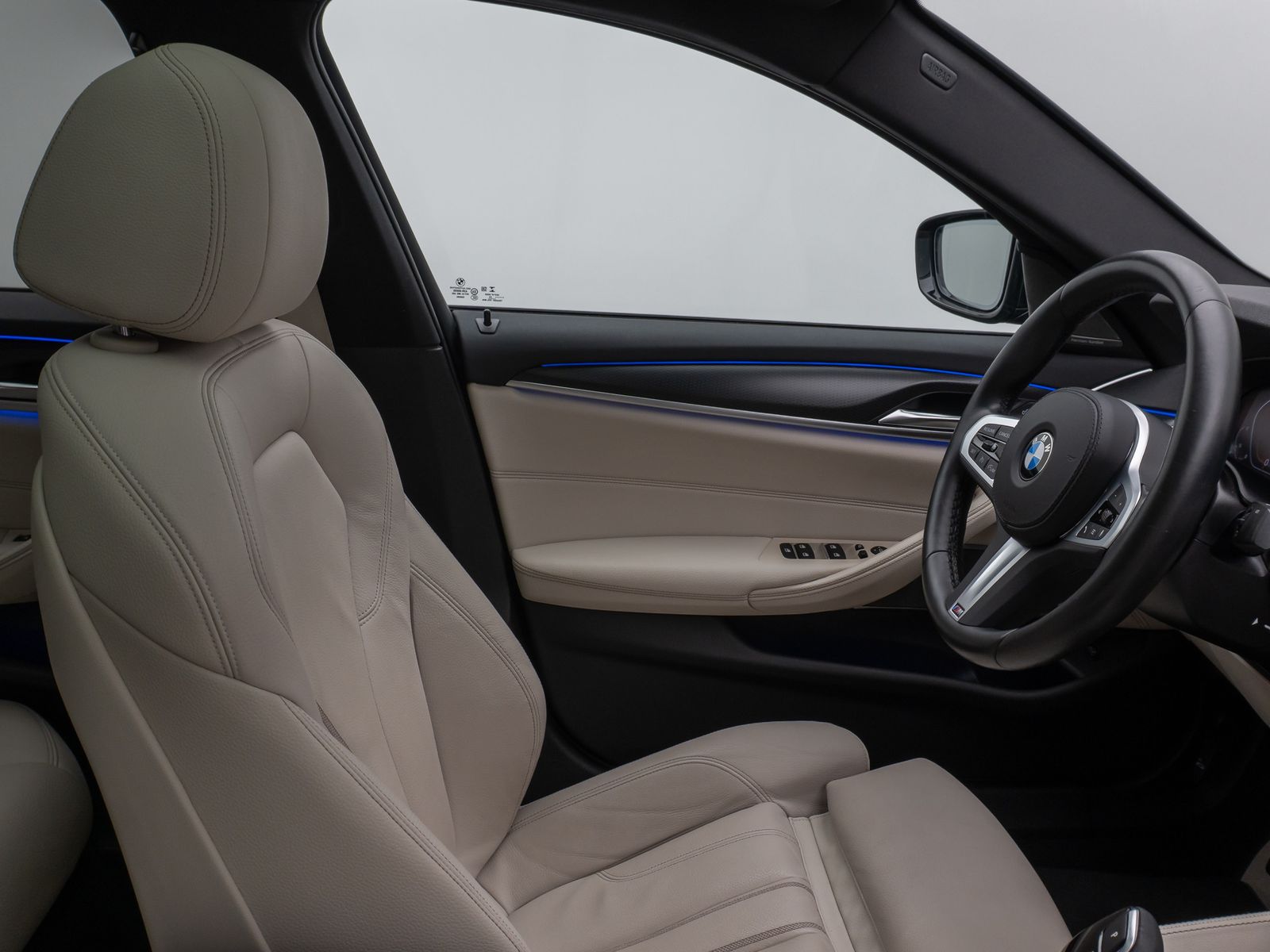 Fahrzeugabbildung BMW 540i xD M Sport Glasdach Kamera HUD DAB H/K 19"