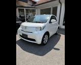 Toyota iQ 1.0 - weiße Toyota IQ