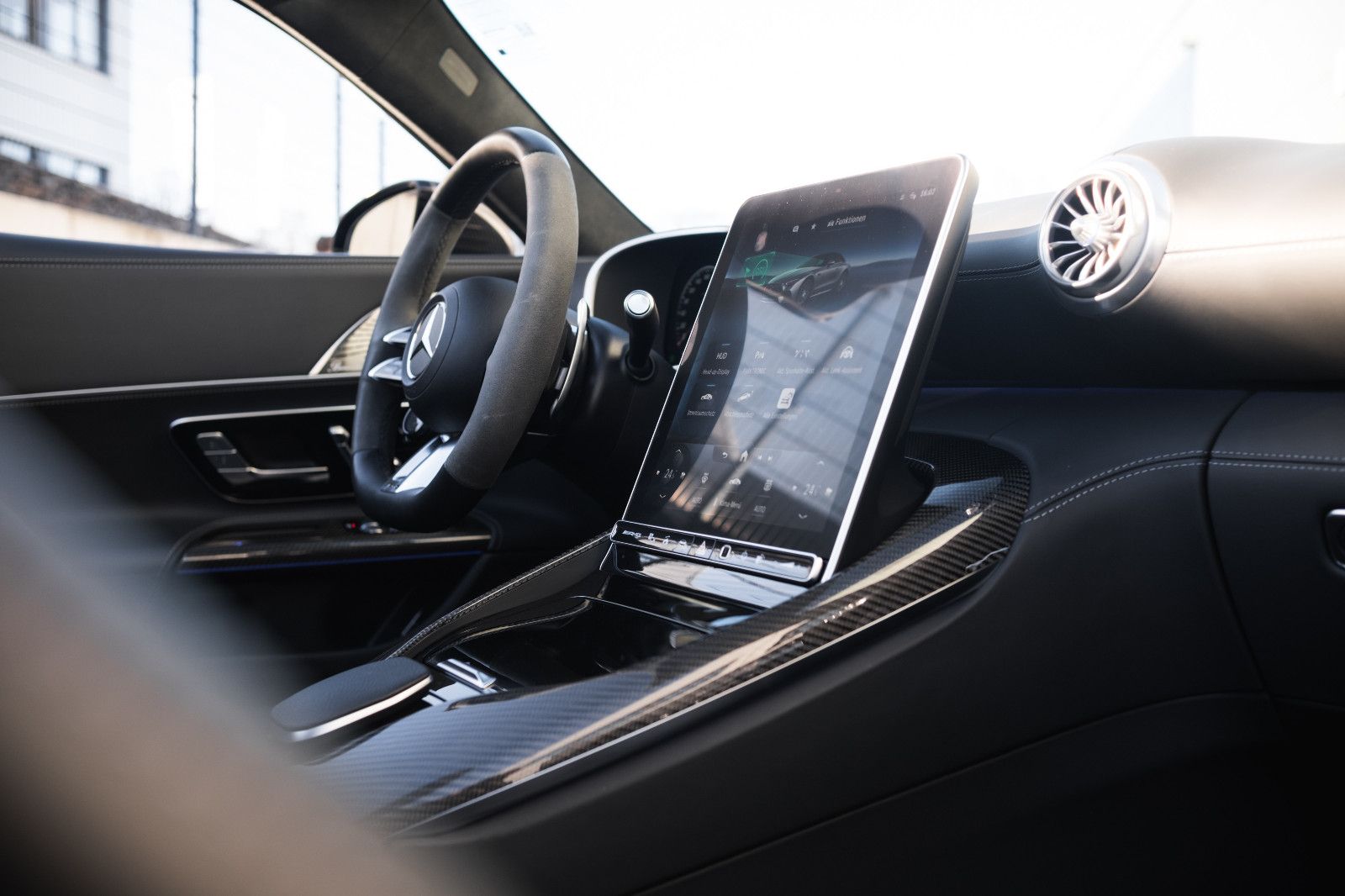 Fahrzeugabbildung Mercedes-Benz SL 63 AMG 4Matic+-Keramik-Burmester High- End