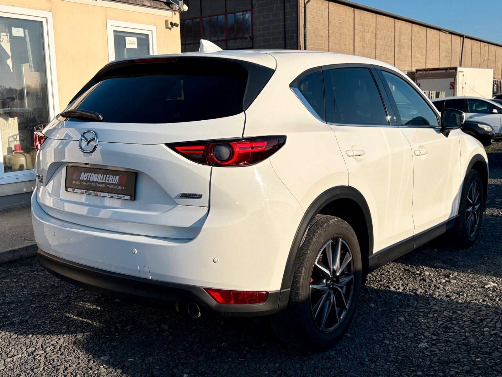 Fahrzeugabbildung Mazda CX-5 SPORTS-LINE AWD 1.HD HUD Leder 360 LED BOSE