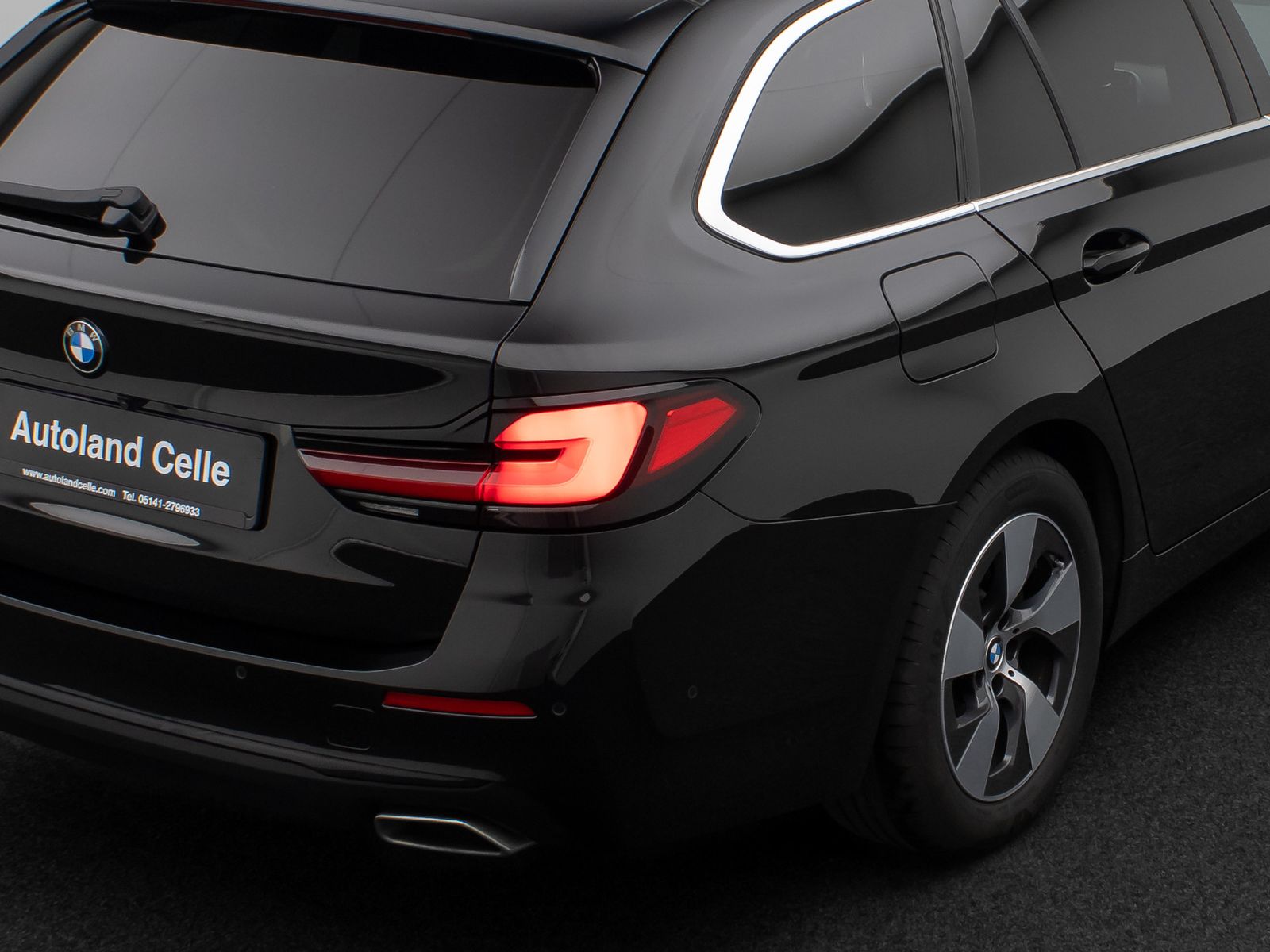Fahrzeugabbildung BMW 530i Kamera Laser HUD DAB 4xKlima AHK Komfort