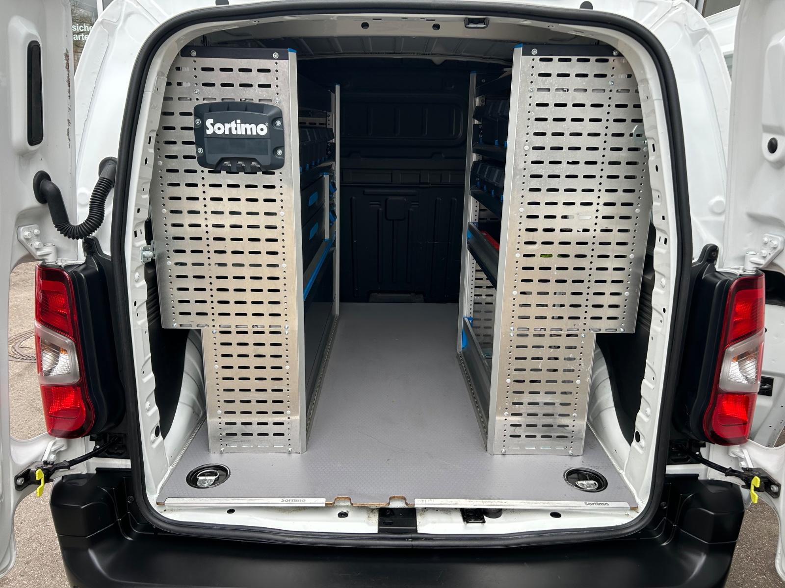 Opel Combo Sortimo Regale Navi Kamera PDC Sitzheizung