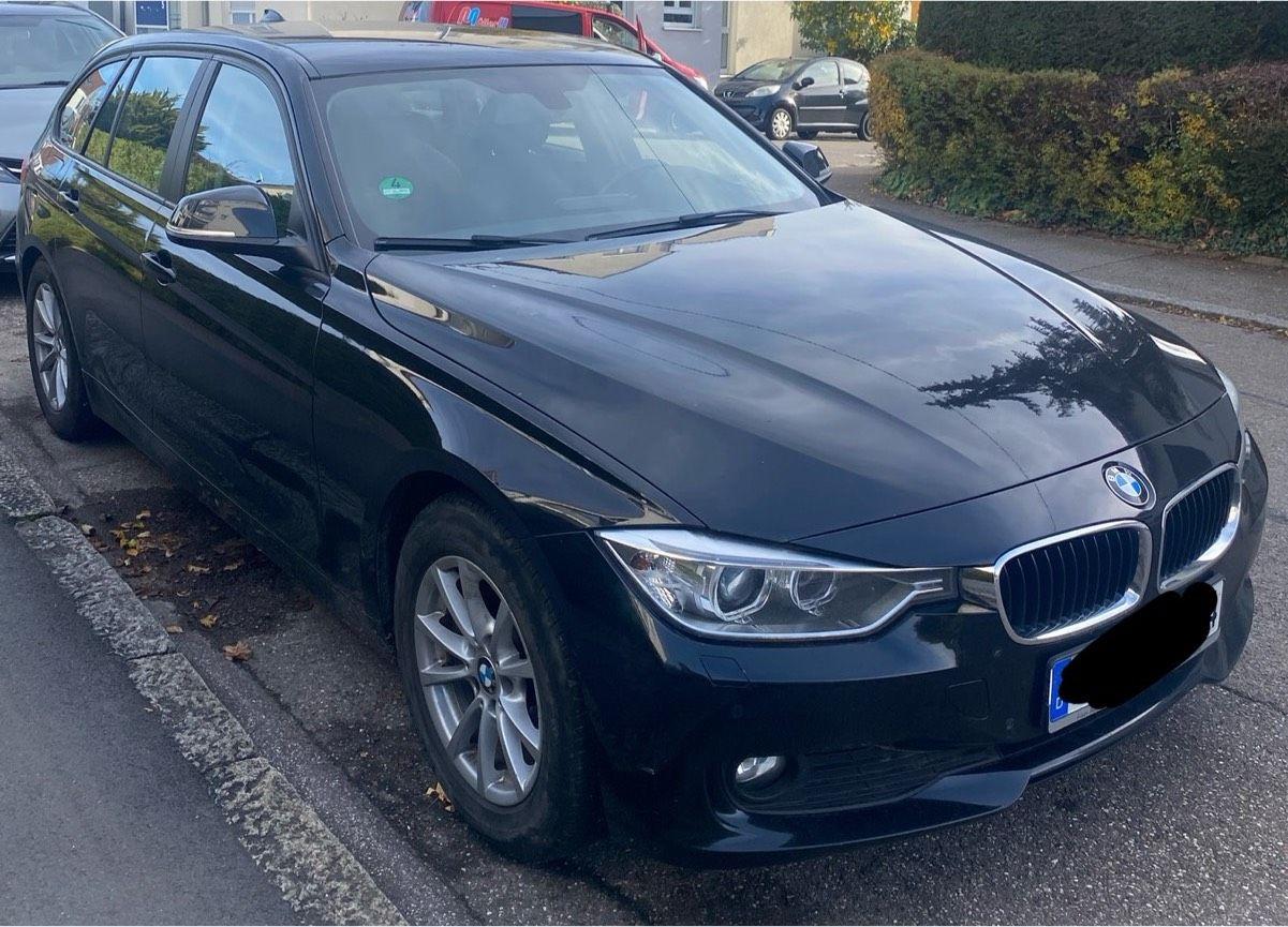 BMW 320 2012 — rear view