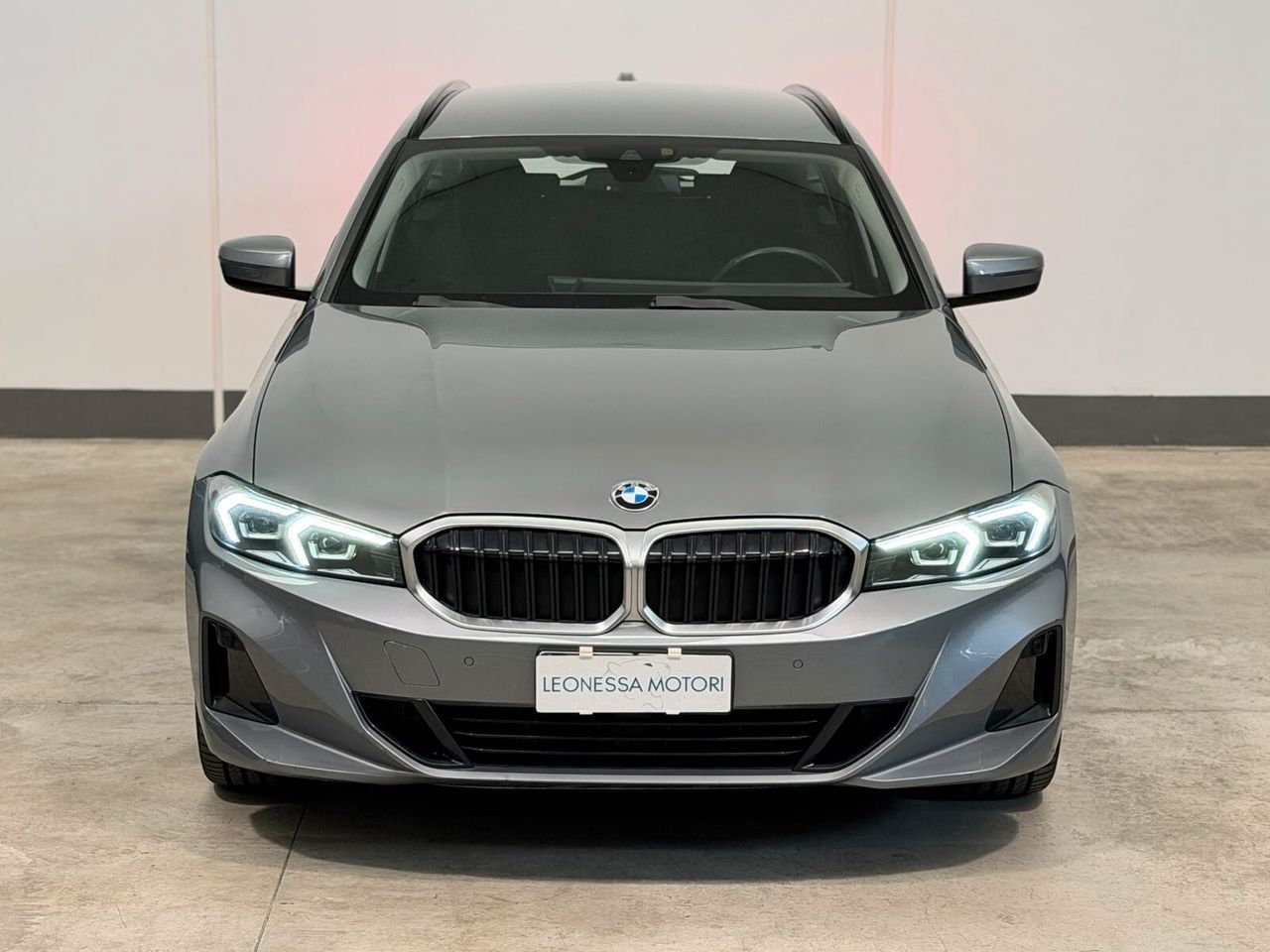 BMW Bmw 318d 48V Touring imagem 2