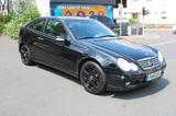 Mercedes-Benz C 180 Panorama ZV Klimaautomatik Tempomat Multif - Mercedes-Benz aus 2001: Coupé