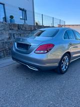 Mercedes-Benz C 180 CGI, EU6, AVANTGARDE, 2014-2018 mit AHK - Mercedes-Benz C 180 aus 2014 mit Benzin-Antrieb: Limousine