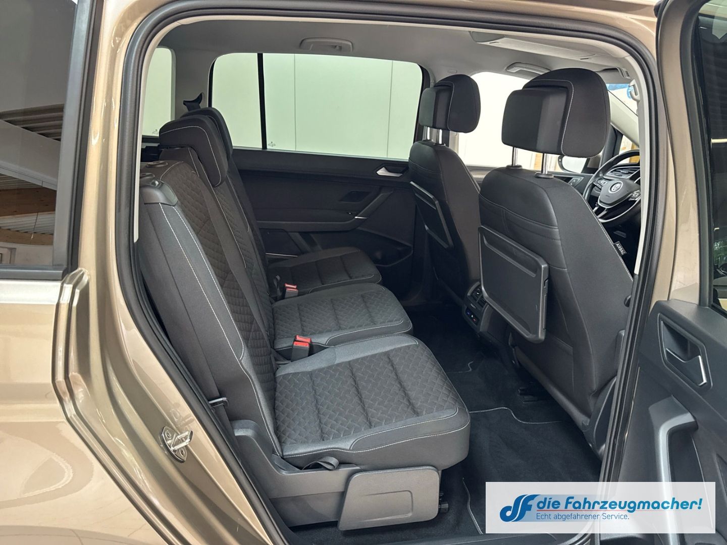 Fahrzeugabbildung Volkswagen Touran Join Start-Stopp StandHZG AHK-klappbar Na