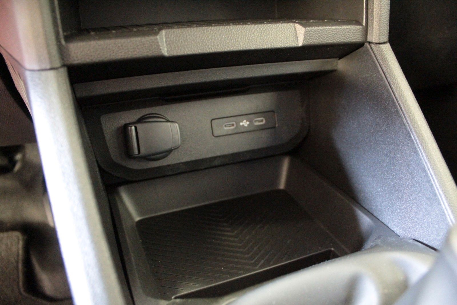 Fahrzeugabbildung Dacia Duster mild hybrid 130 4x4 Expression *Winterp.*