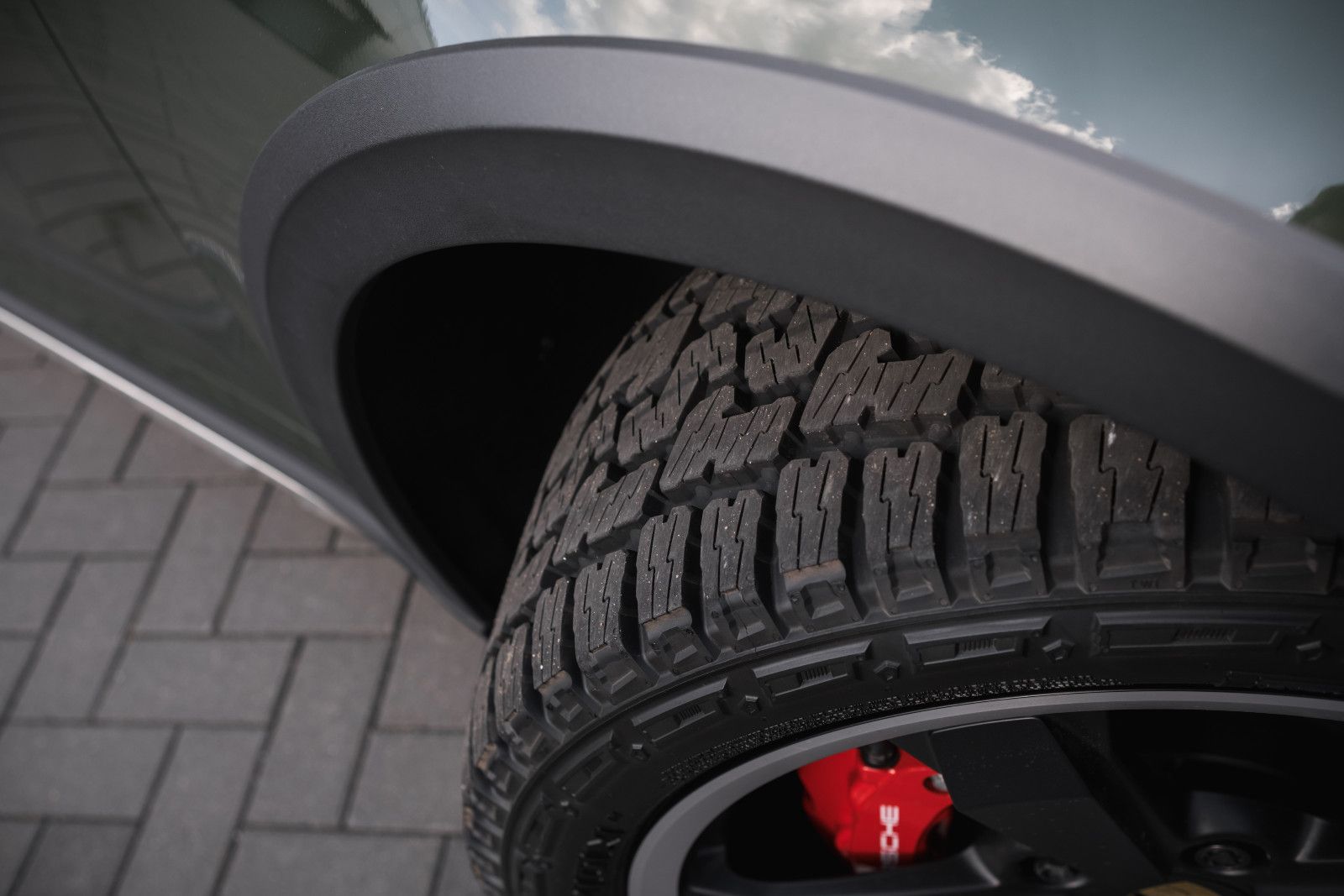 Fahrzeugabbildung Porsche 992/911 DAKAR - PTS Underberggrün-Rallyepaket