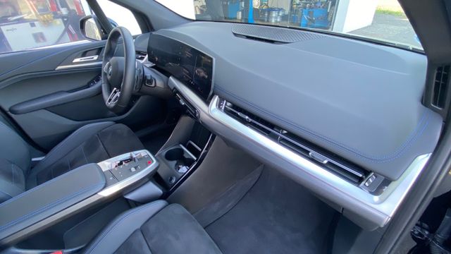 Fahrzeugabbildung BMW 218 Baureihe 2 Active Tourer 218 i M Sport NAVI+