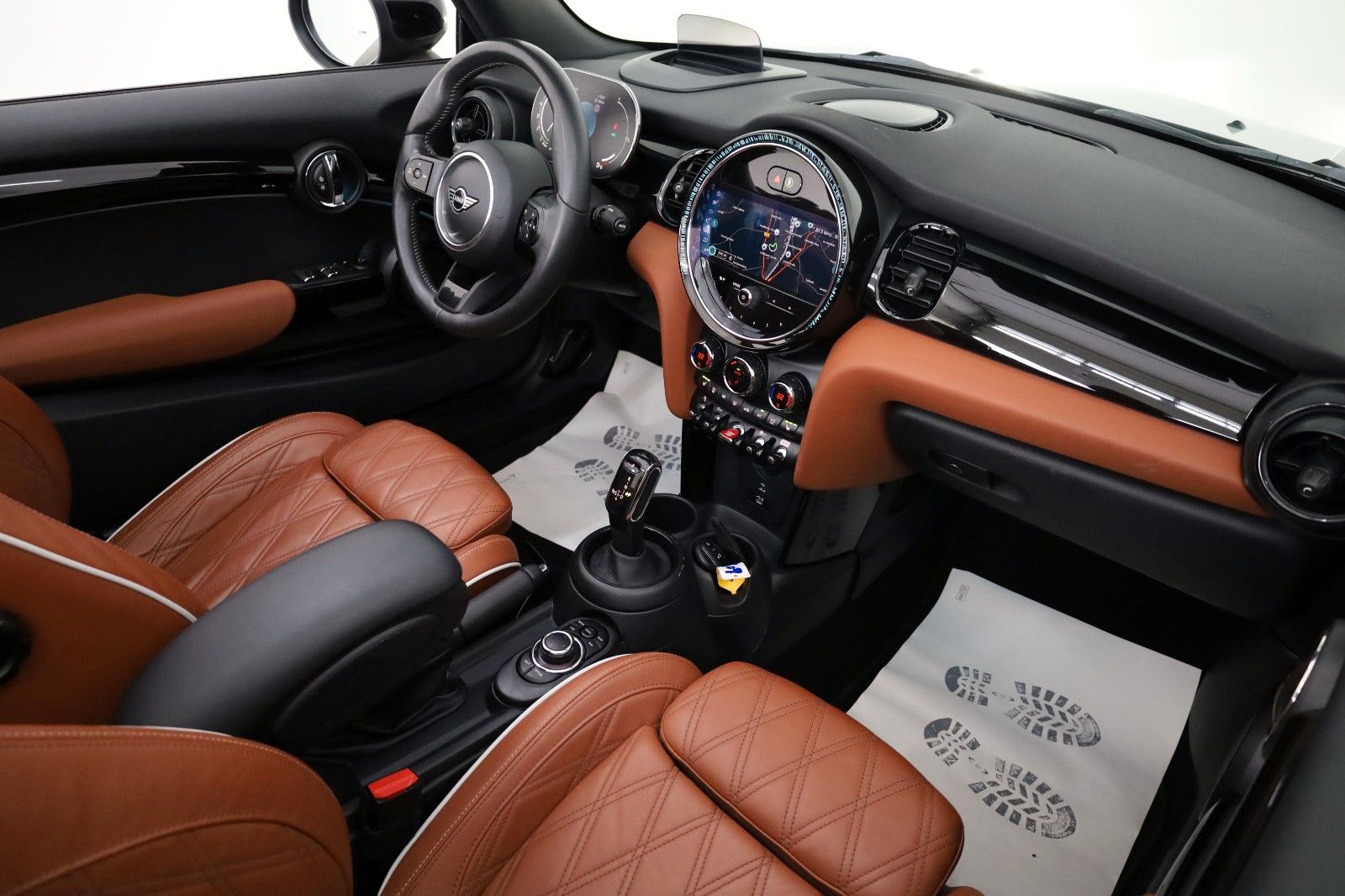 Fahrzeugabbildung MINI Cooper Cabrio Classic Trim,Leder,Navi,Kamera,HUD