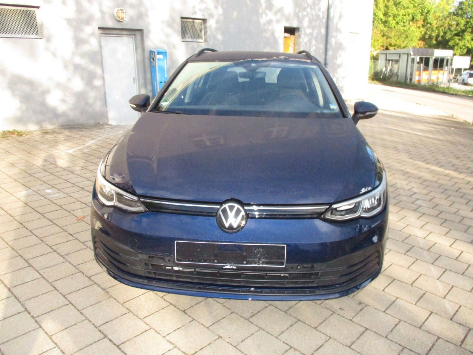 Volkswagen Golf VIII Variant Life eTSI 1. Hand AHK Garantie
