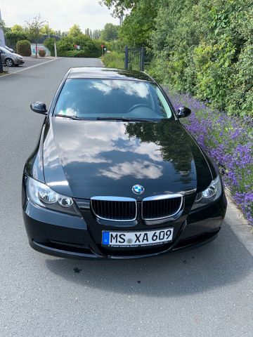 BMW 318i - gepflegtes Rentnerauto, Garage, schwarz