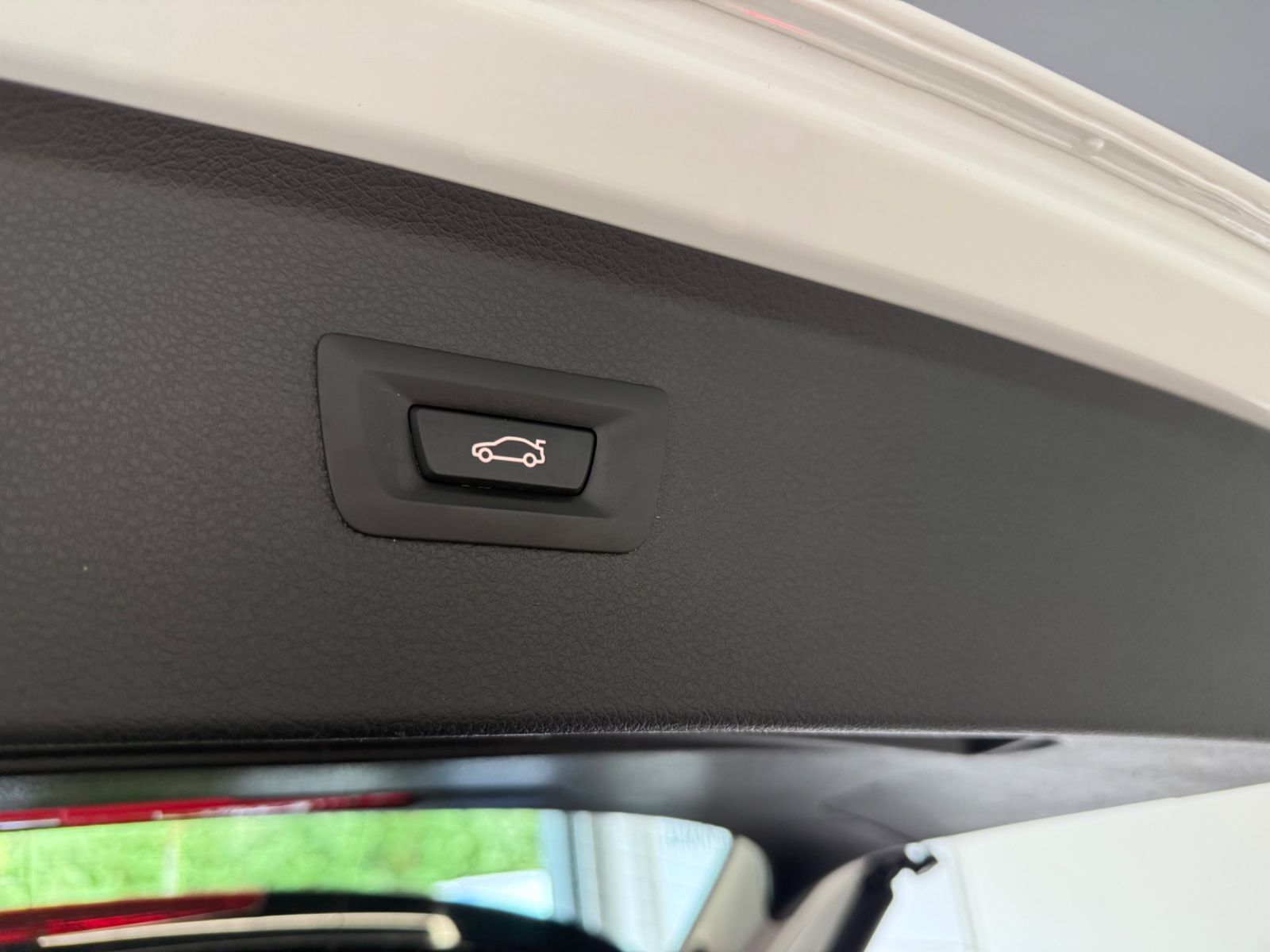 Fahrzeugabbildung BMW 220 i Active Tourer Advantage Business-Paket