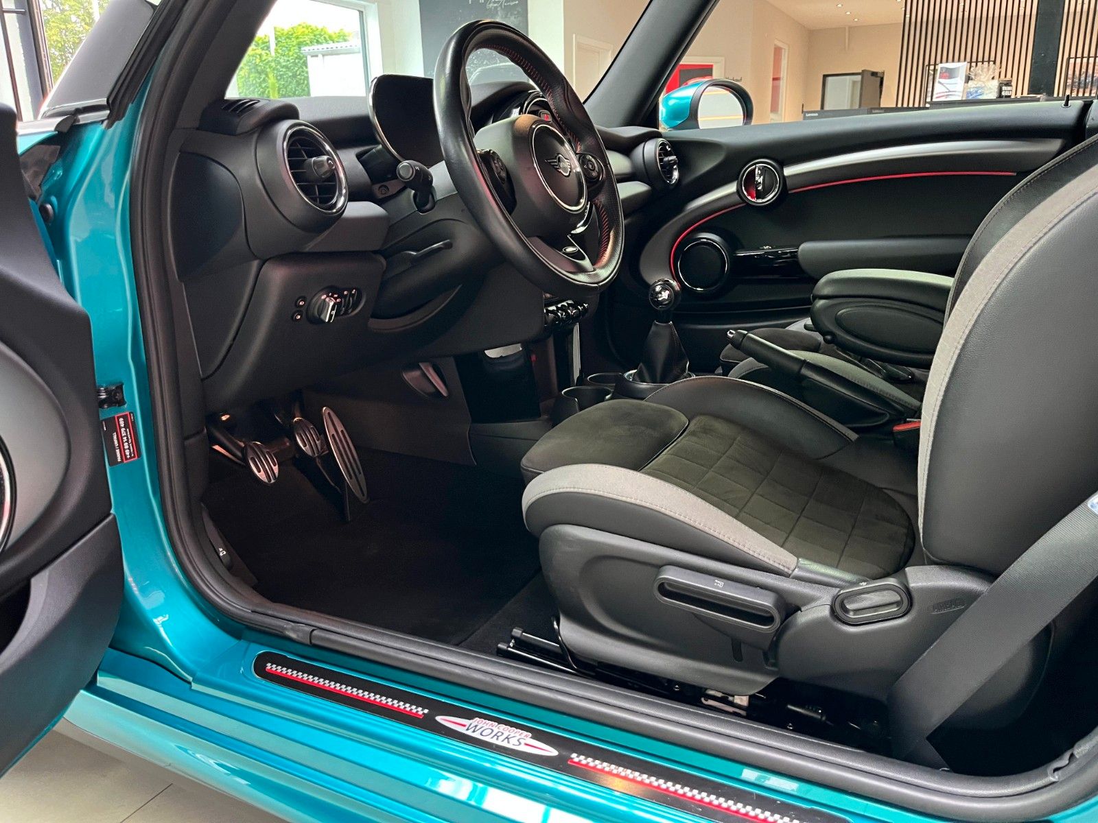 Fahrzeugabbildung MINI Cooper S Cabrio*JCW-Kit*JCW-Sitze*LED*Virtual*