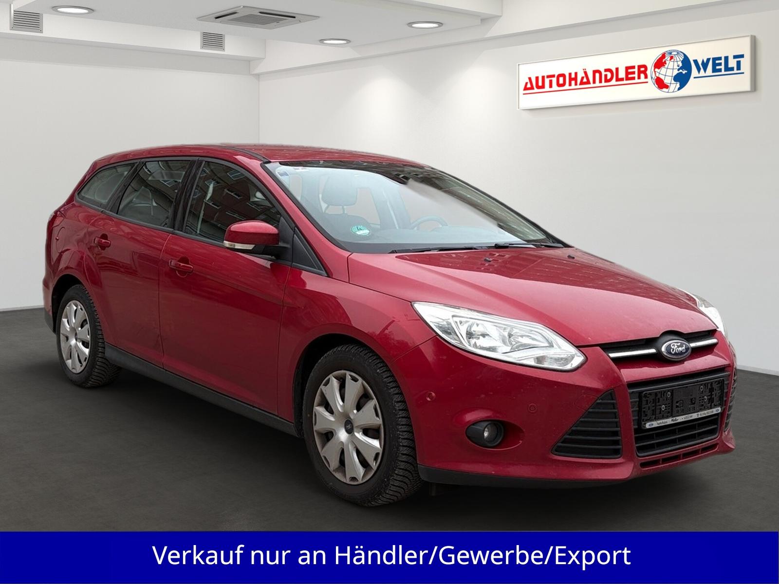 Ford Focus 2013 — салон