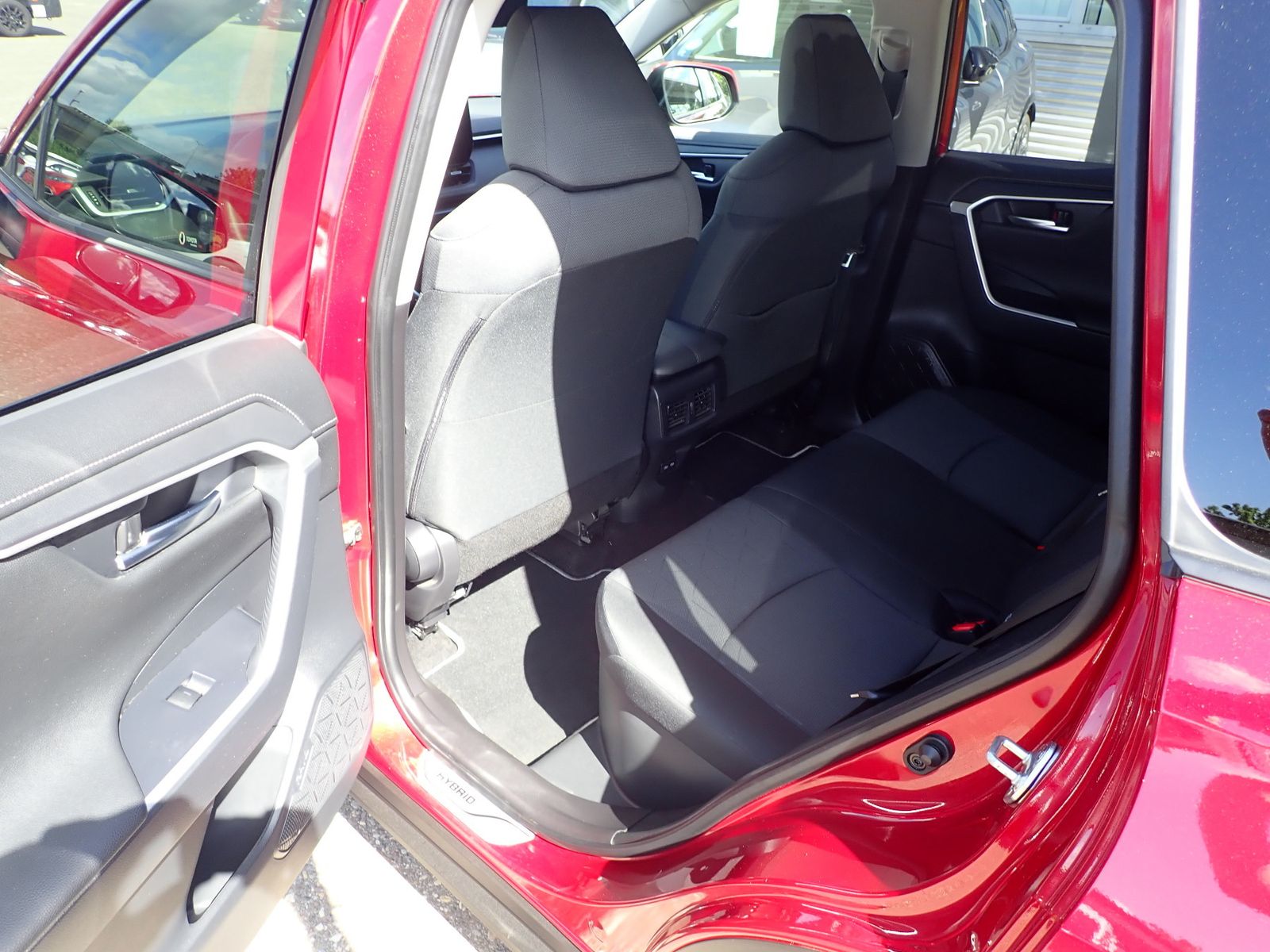 Fahrzeugabbildung Toyota RAV 4 2.5 Hybrid 4x2 Team Deutschland AHK