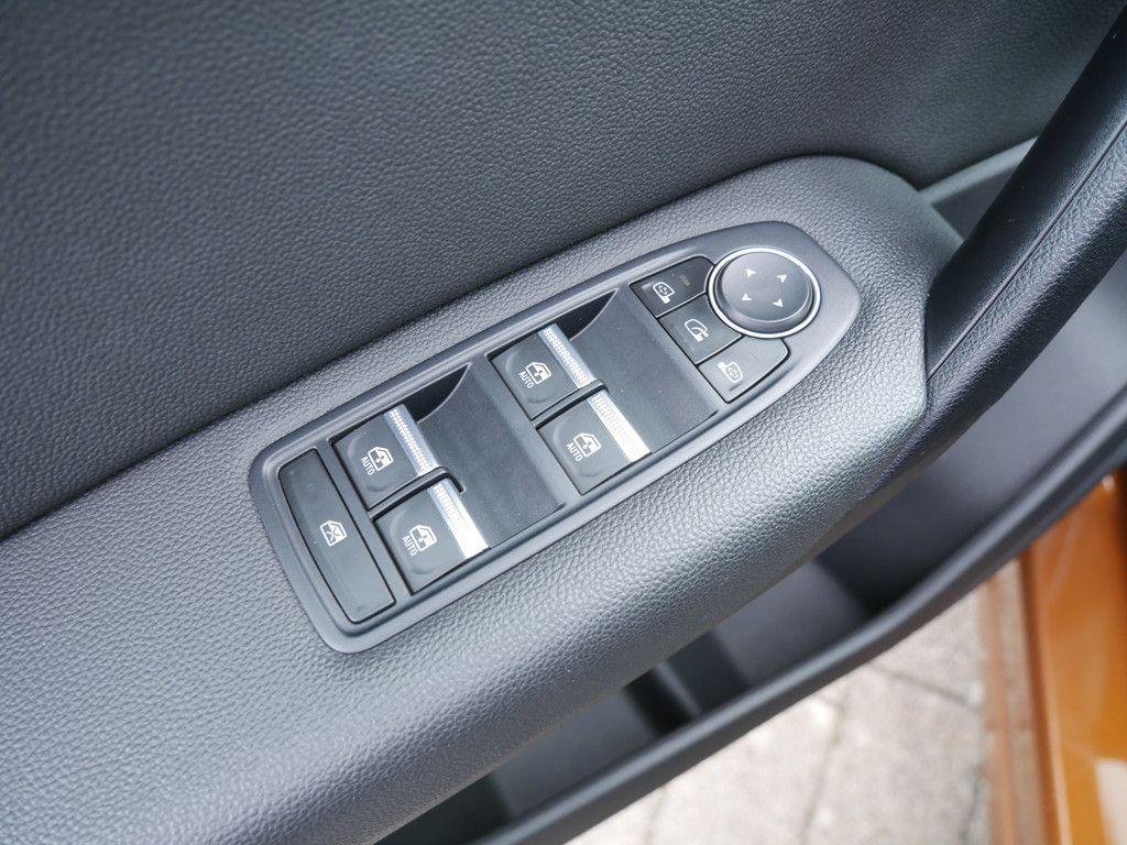 Fahrzeugabbildung Renault Captur Intens TCe 140 EDC GPF KAMERA NAVI LED